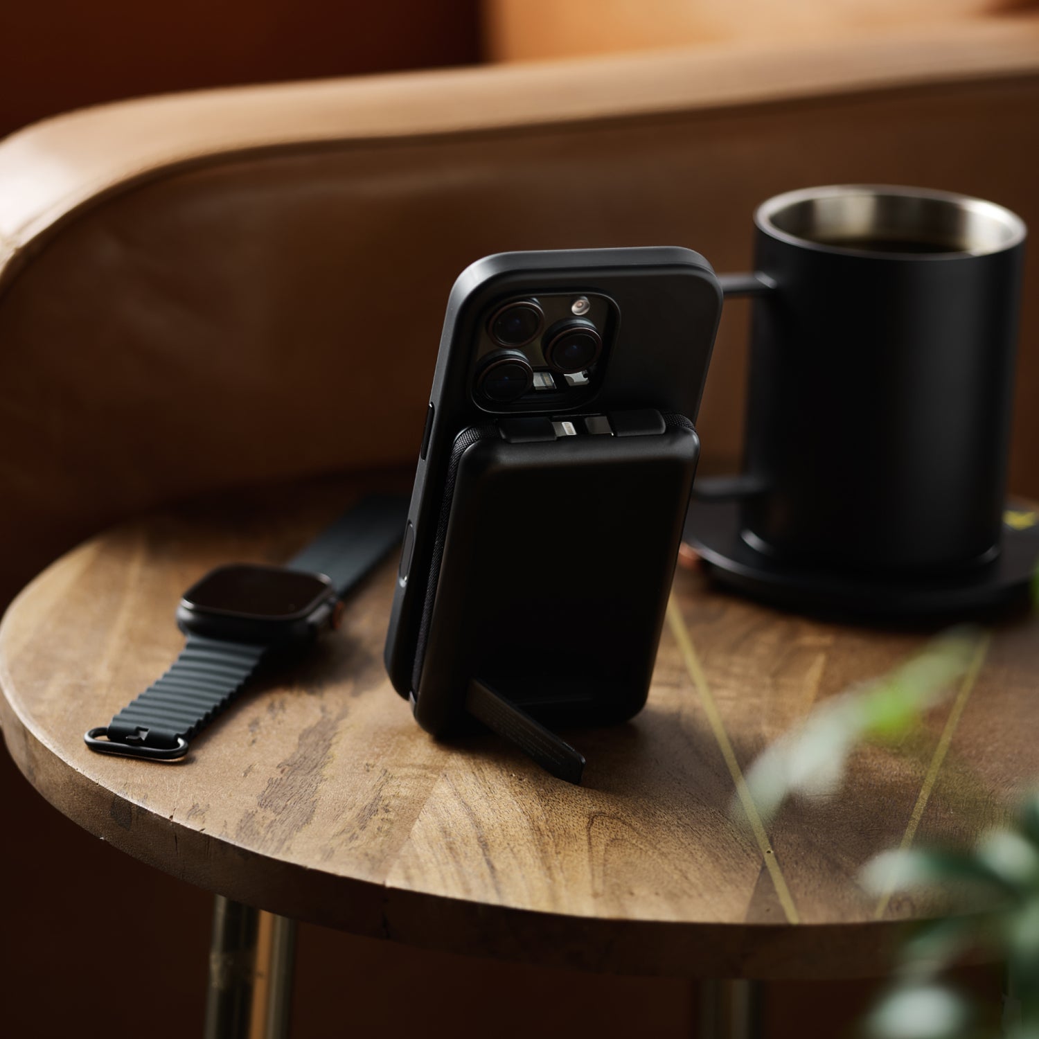 Everyday Charging Kit - iPhone 16 - Midnight Black Leather
