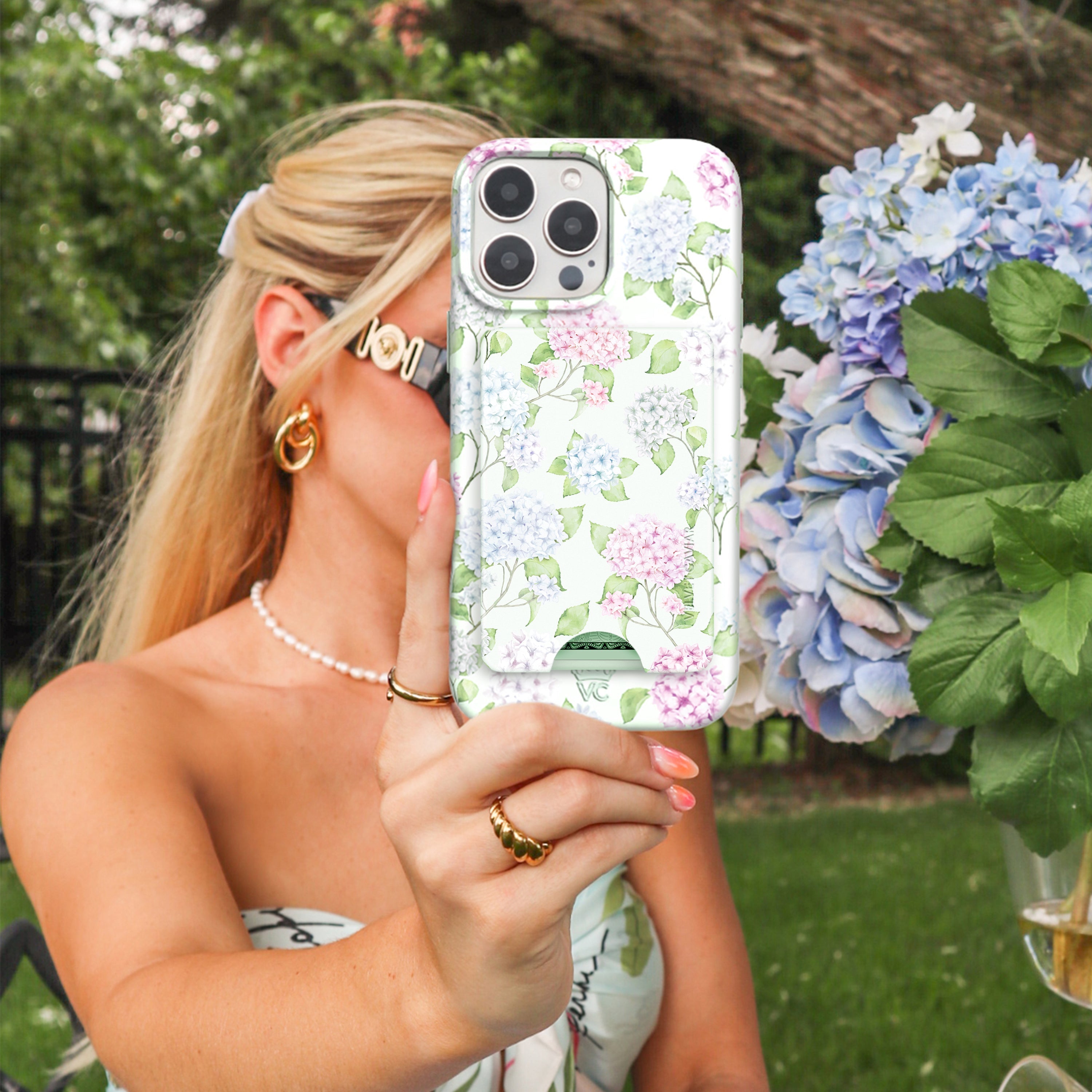 Hydrangea Floral MagSafe Wallet